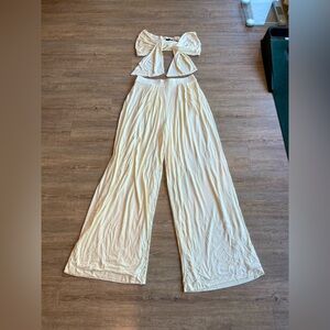 Women’s Buttercream Tory Two Piece with Self-Double Layer Wide Leg Pants
